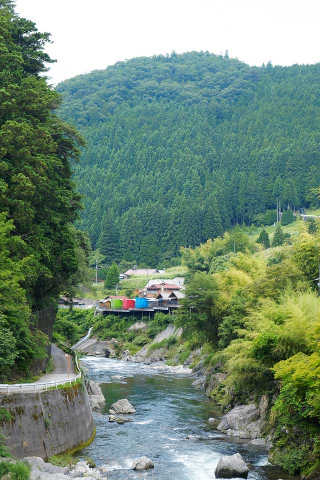 貨車ログハウス遠景